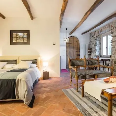 Medieval Stone Retreat With Views Appartement