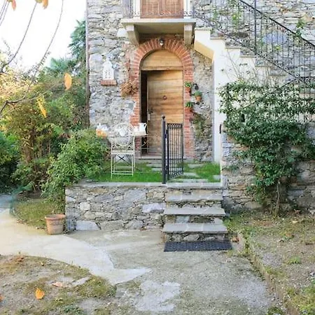 Medieval Stone Retreat With Views 斯特雷萨